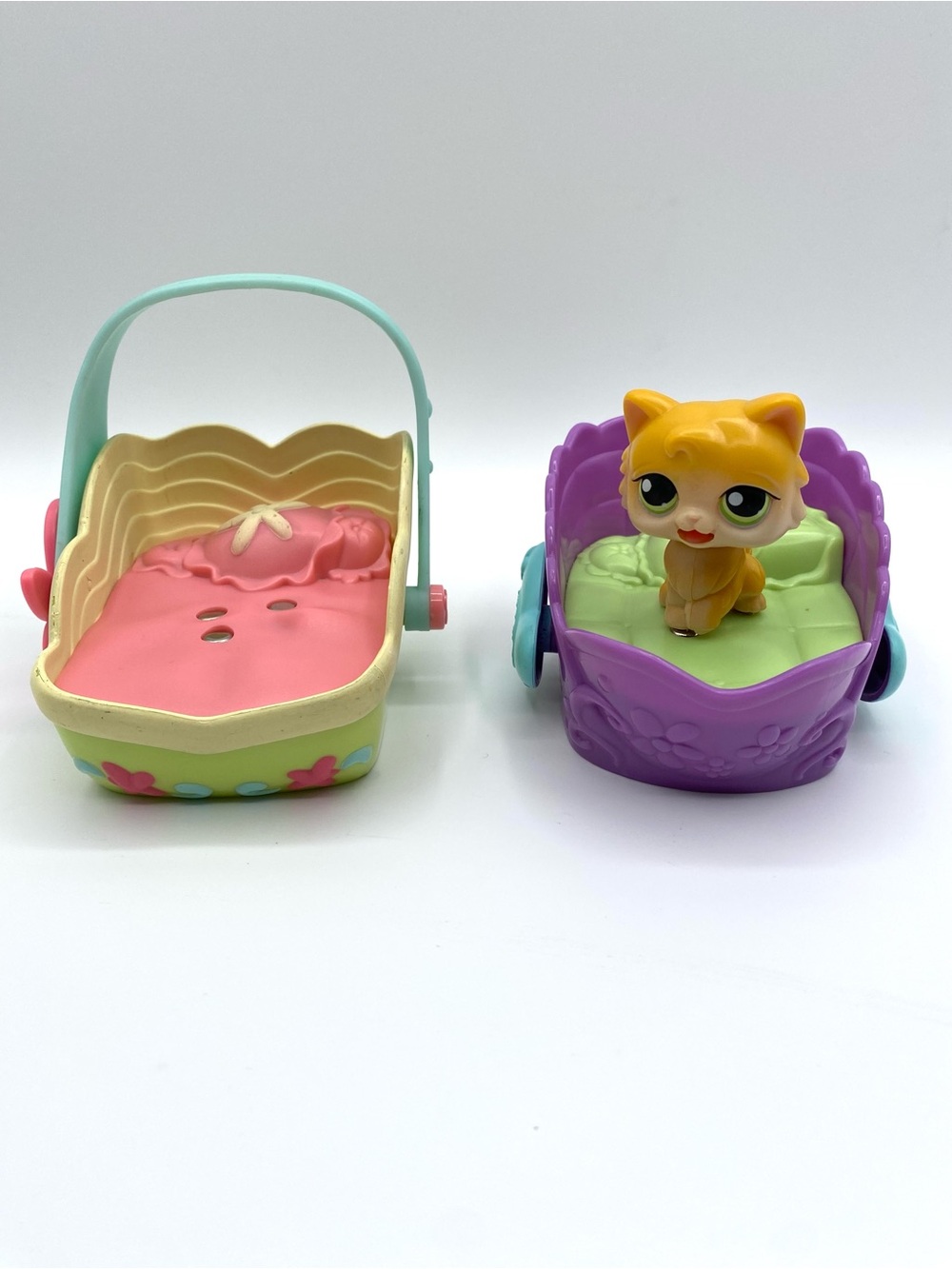Littlest Pet Shop Magic Motion Bassinet Beds with Cat Nursery Playset Lot